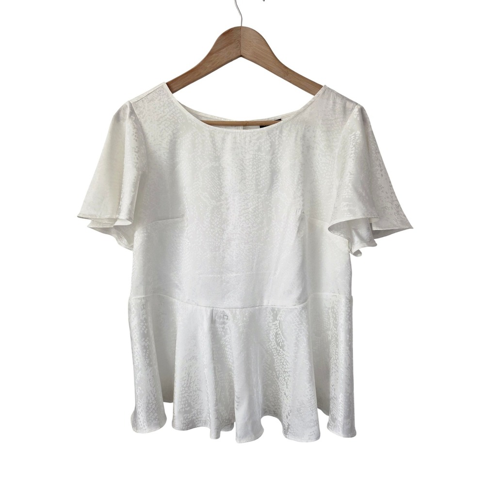 Torrid Jacquard Short Sleeve Blouse Peplum‎ Size 00 M/L White NWT